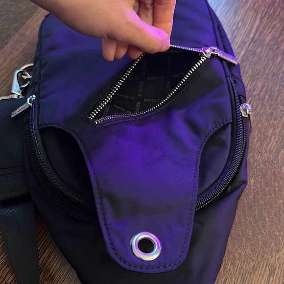Roots crossbody bag - Picture 6 of 6